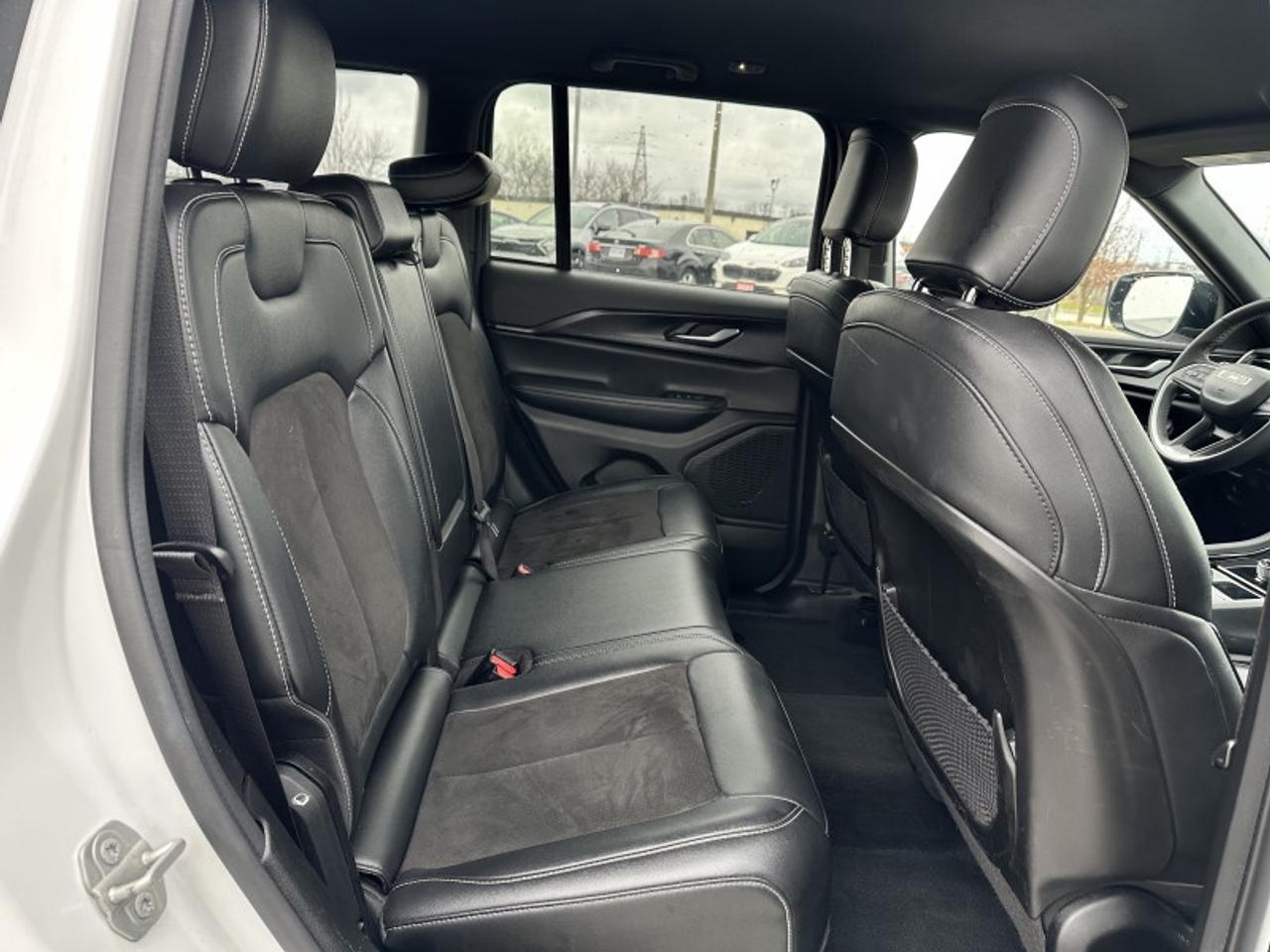 2023 Jeep Grand Cherokee Laredo Photo