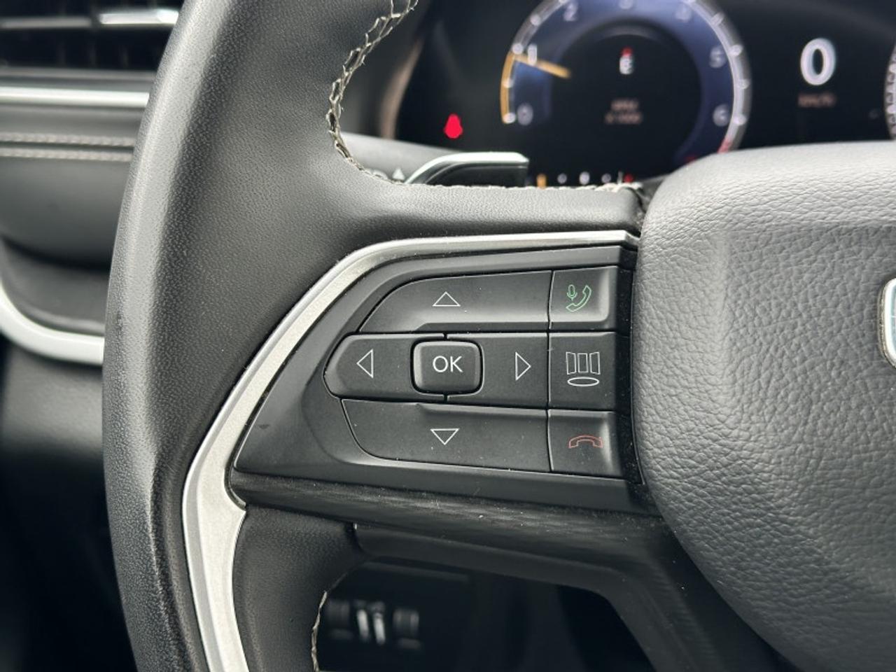 2023 Jeep Grand Cherokee Laredo Photo