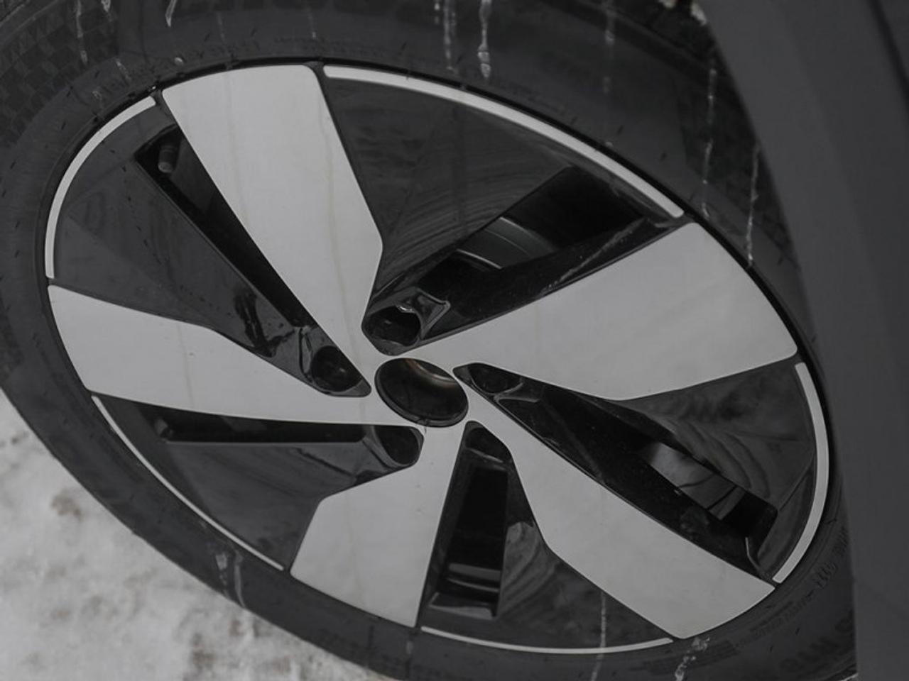 2026 Volkswagen Taos Trendline 4Motion Photo