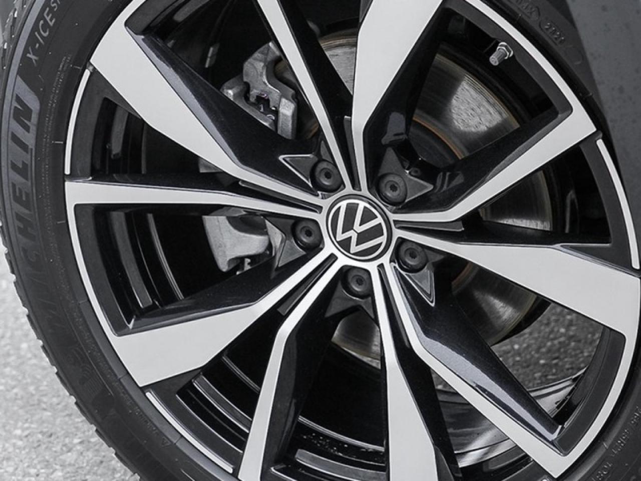 2026 Volkswagen Atlas Cross Sport Execline Photo