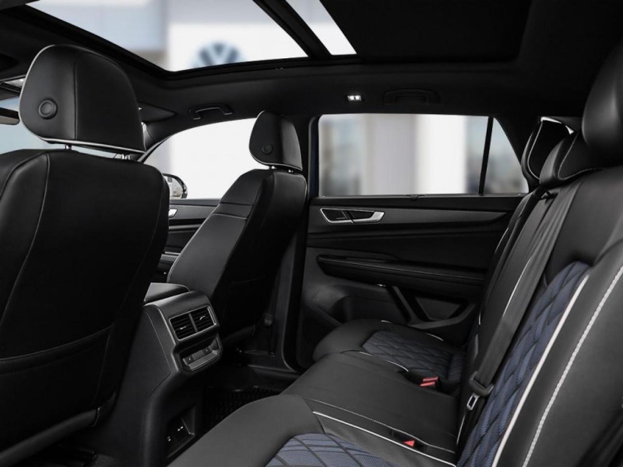 2026 Volkswagen Atlas Cross Sport Execline Photo