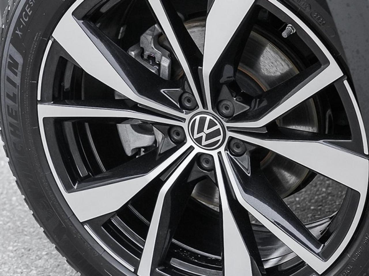 2026 Volkswagen Atlas Cross Sport Execline Photo