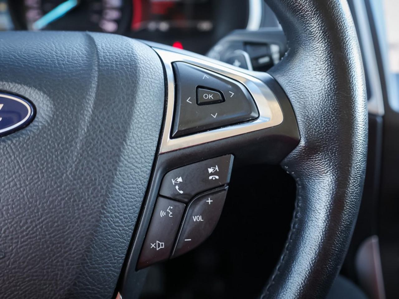 2018 Ford Edge SEL Photo