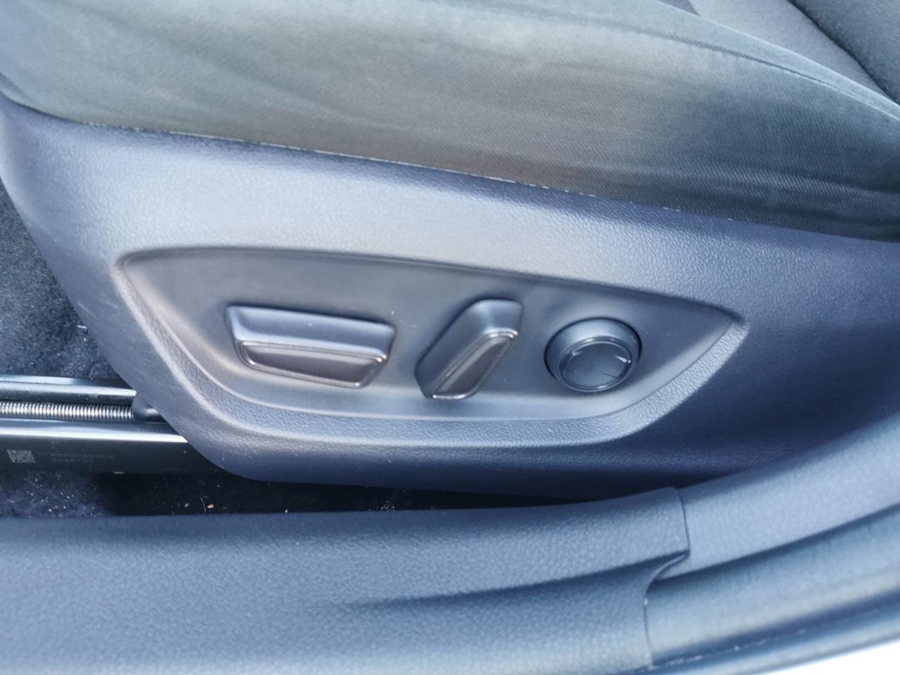 2019 Toyota Camry LE Photo