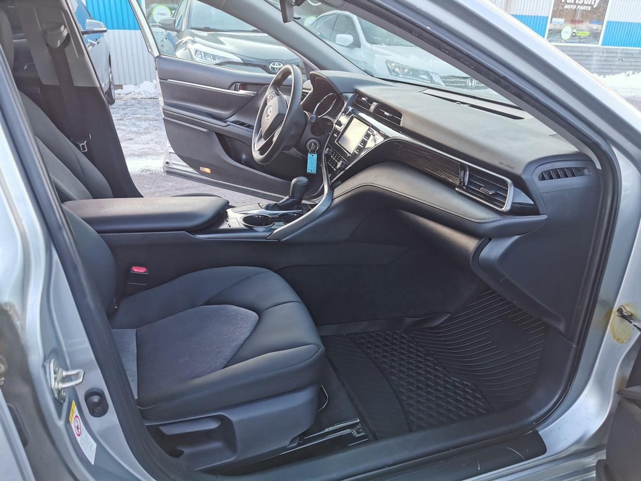 2019 Toyota Camry LE Photo