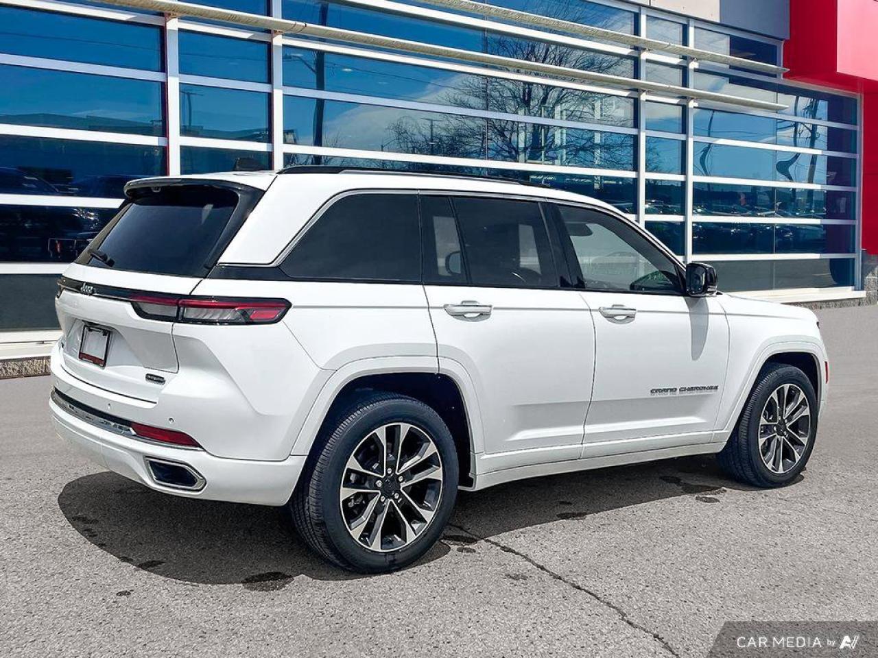 2023 Jeep Grand Cherokee 4xe Overland | Navigation | Leather | Sunroof | Rain Sensing Wipers | Remote Start | Apple Carplay | Photo