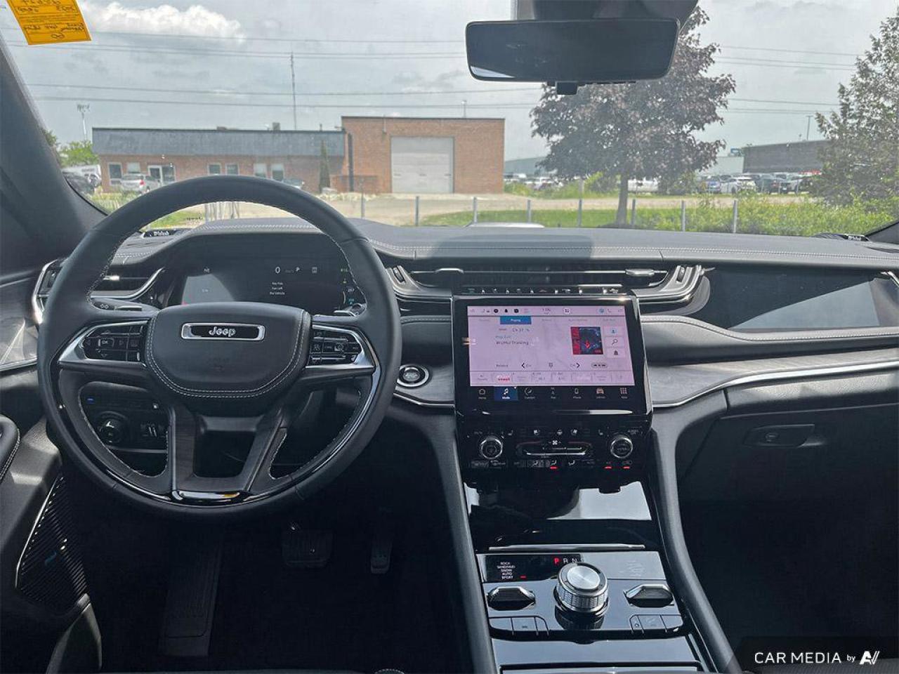 2023 Jeep Grand Cherokee 4xe Overland | Navigation | Leather | Sunroof | Rain Sensing Wipers | Remote Start | Apple Carplay | Photo