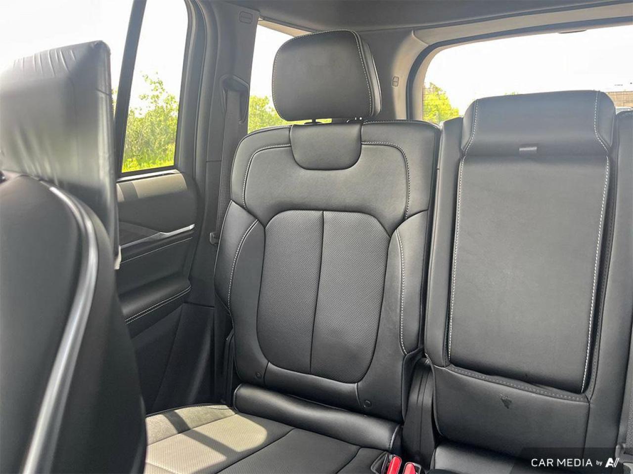 2023 Jeep Grand Cherokee 4xe Overland | Navigation | Leather | Sunroof | Rain Sensing Wipers | Remote Start | Apple Carplay | Photo