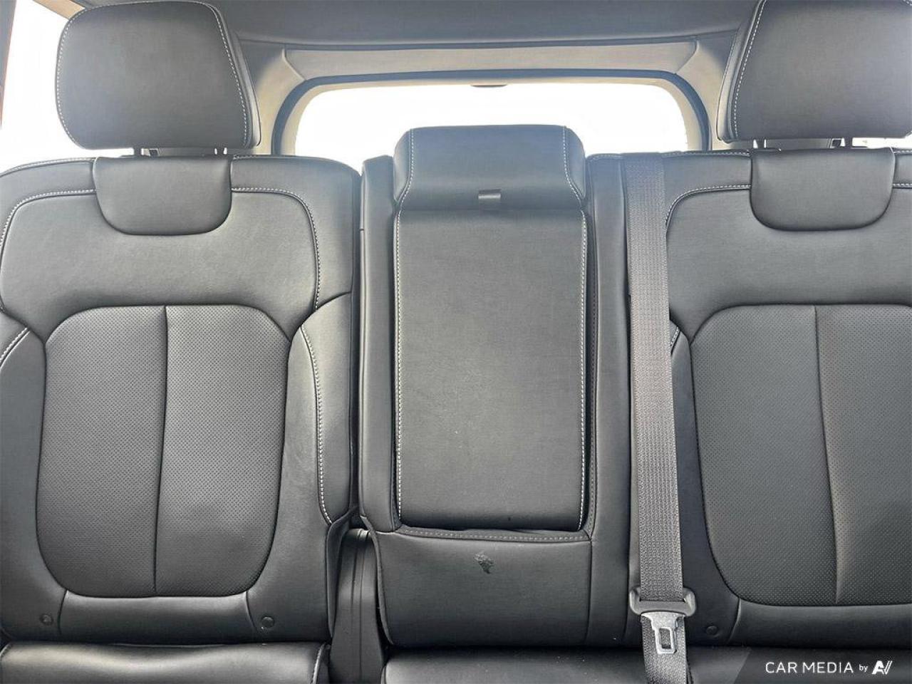 2023 Jeep Grand Cherokee 4xe Overland | Navigation | Leather | Sunroof | Rain Sensing Wipers | Remote Start | Apple Carplay | Photo