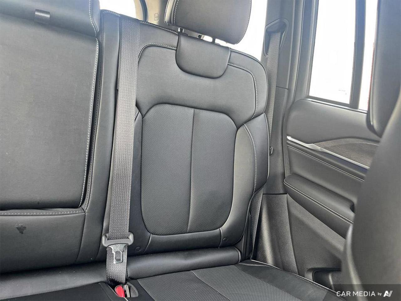 2023 Jeep Grand Cherokee 4xe Overland | Navigation | Leather | Sunroof | Rain Sensing Wipers | Remote Start | Apple Carplay | Photo