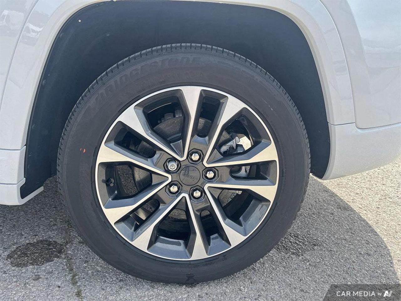 2023 Jeep Grand Cherokee 4xe Overland | Navigation | Leather | Sunroof | Rain Sensing Wipers | Remote Start | Apple Carplay | Photo