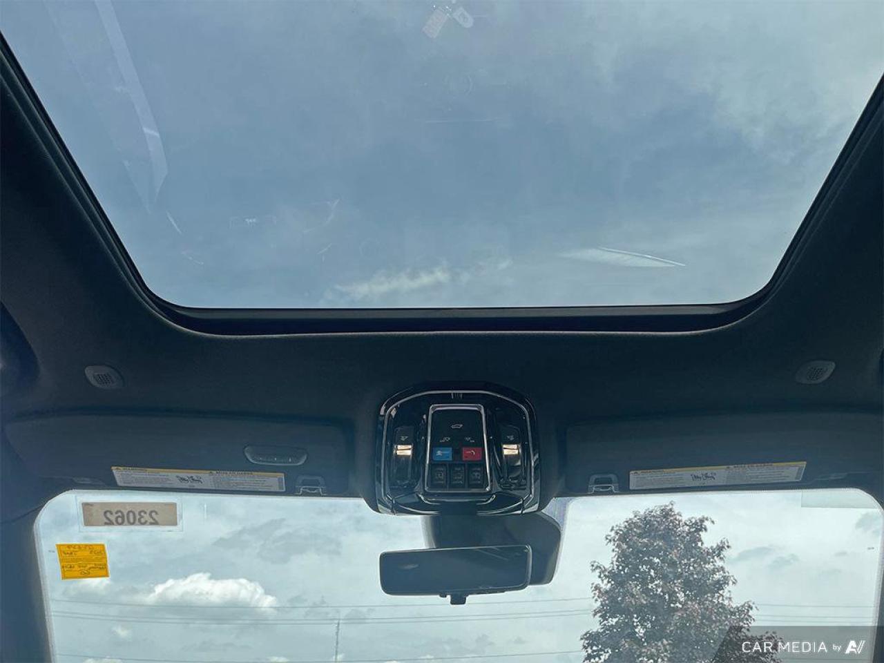 2023 Jeep Grand Cherokee 4xe Overland | Navigation | Leather | Sunroof | Rain Sensing Wipers | Remote Start | Apple Carplay | Photo