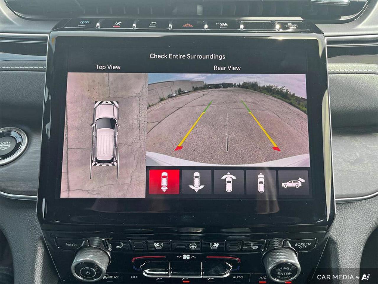 2023 Jeep Grand Cherokee 4xe Overland | Navigation | Leather | Sunroof | Rain Sensing Wipers | Remote Start | Apple Carplay | Photo