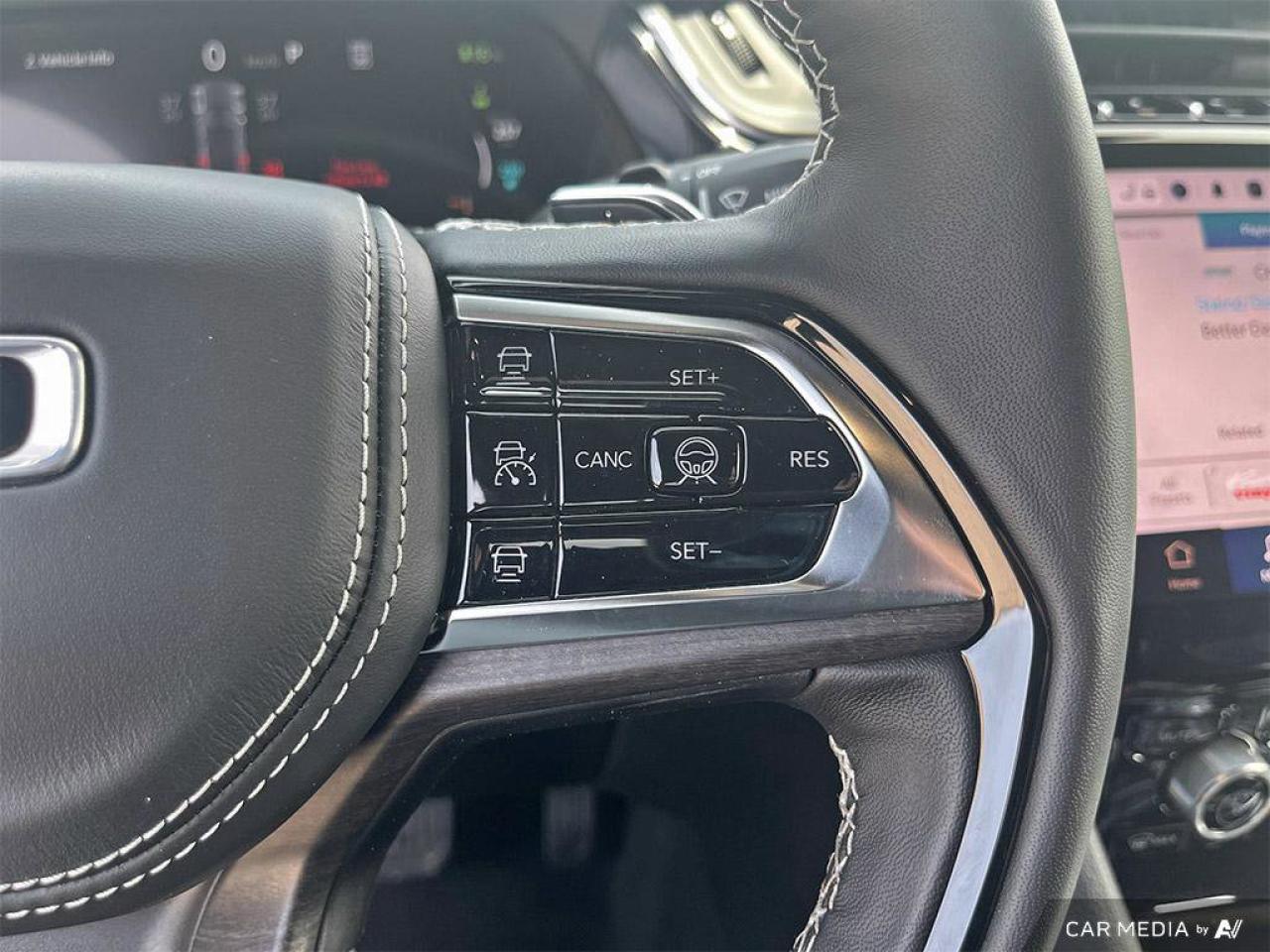 2023 Jeep Grand Cherokee 4xe Overland | Navigation | Leather | Sunroof | Rain Sensing Wipers | Remote Start | Apple Carplay | Photo