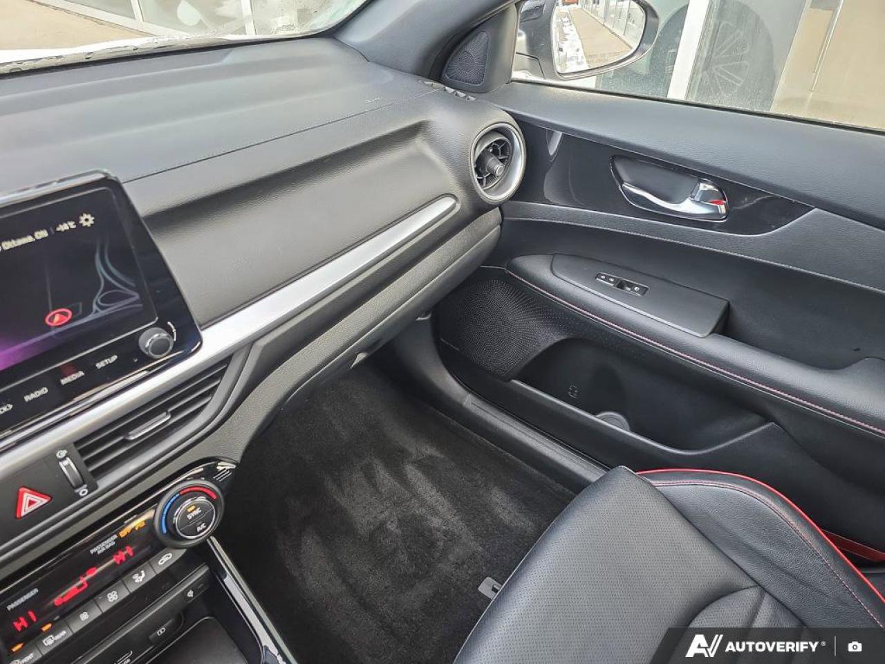 2023 Kia Forte5 GT Photo