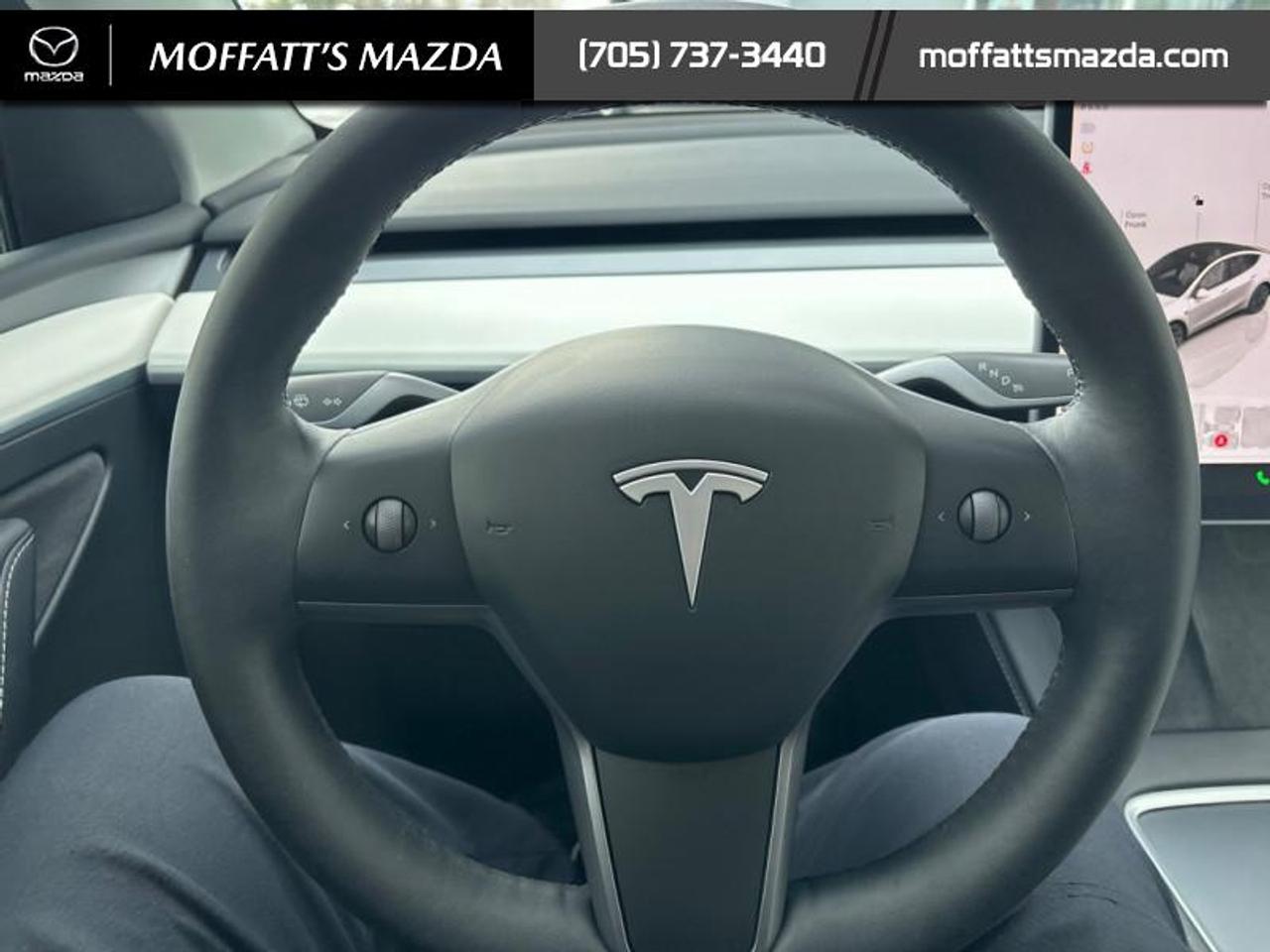 2025 Tesla Model Y PERFORMANCE Photo