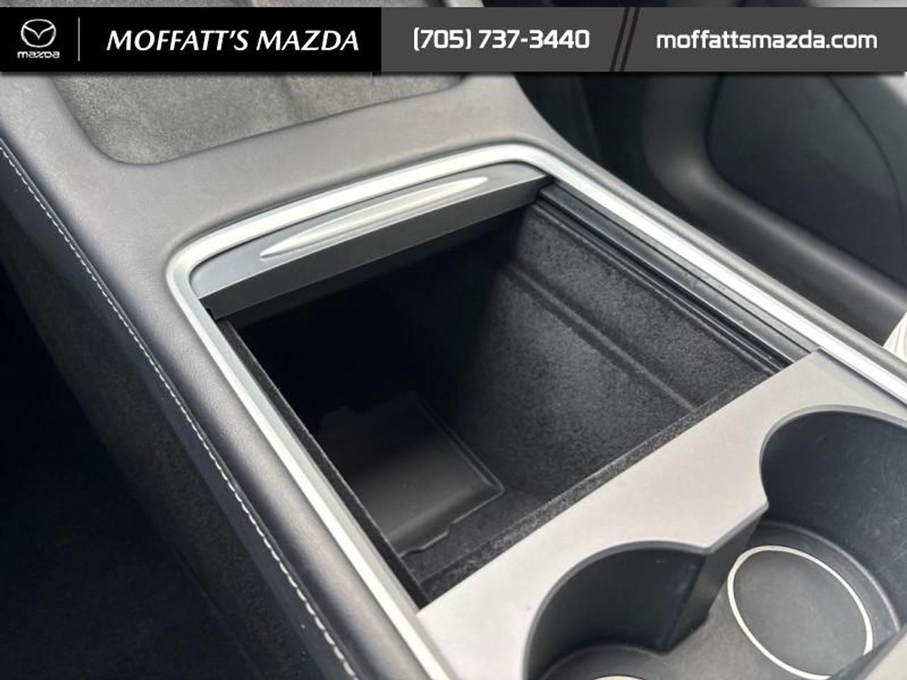 2025 Tesla Model Y PERFORMANCE Photo