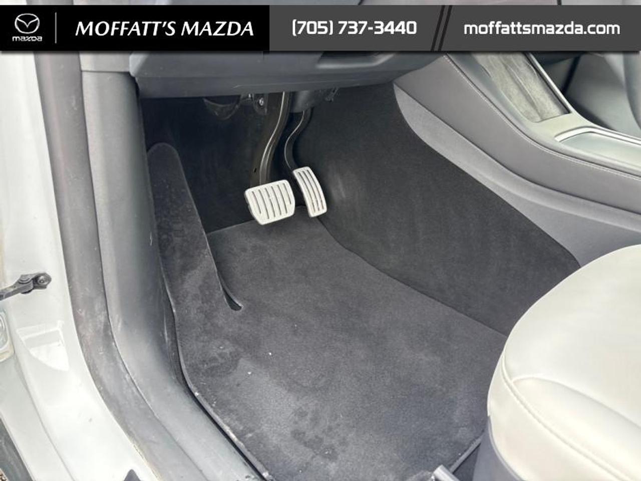 2025 Tesla Model Y PERFORMANCE Photo