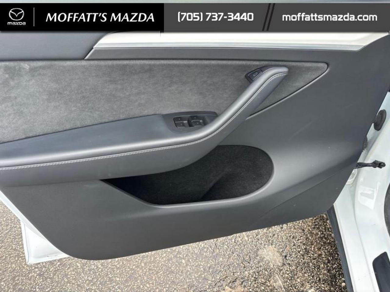 2025 Tesla Model Y PERFORMANCE Photo