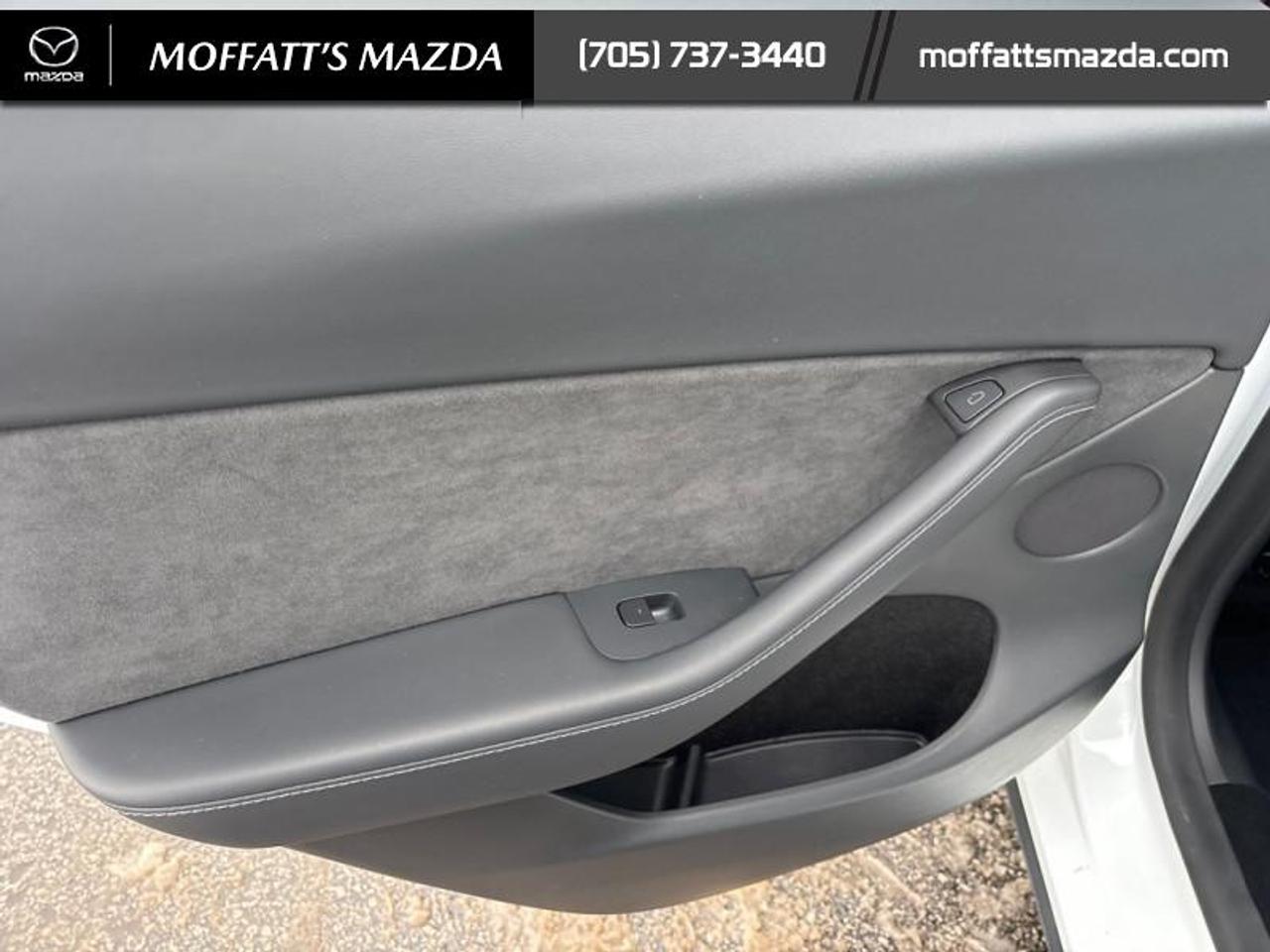 2025 Tesla Model Y PERFORMANCE Photo