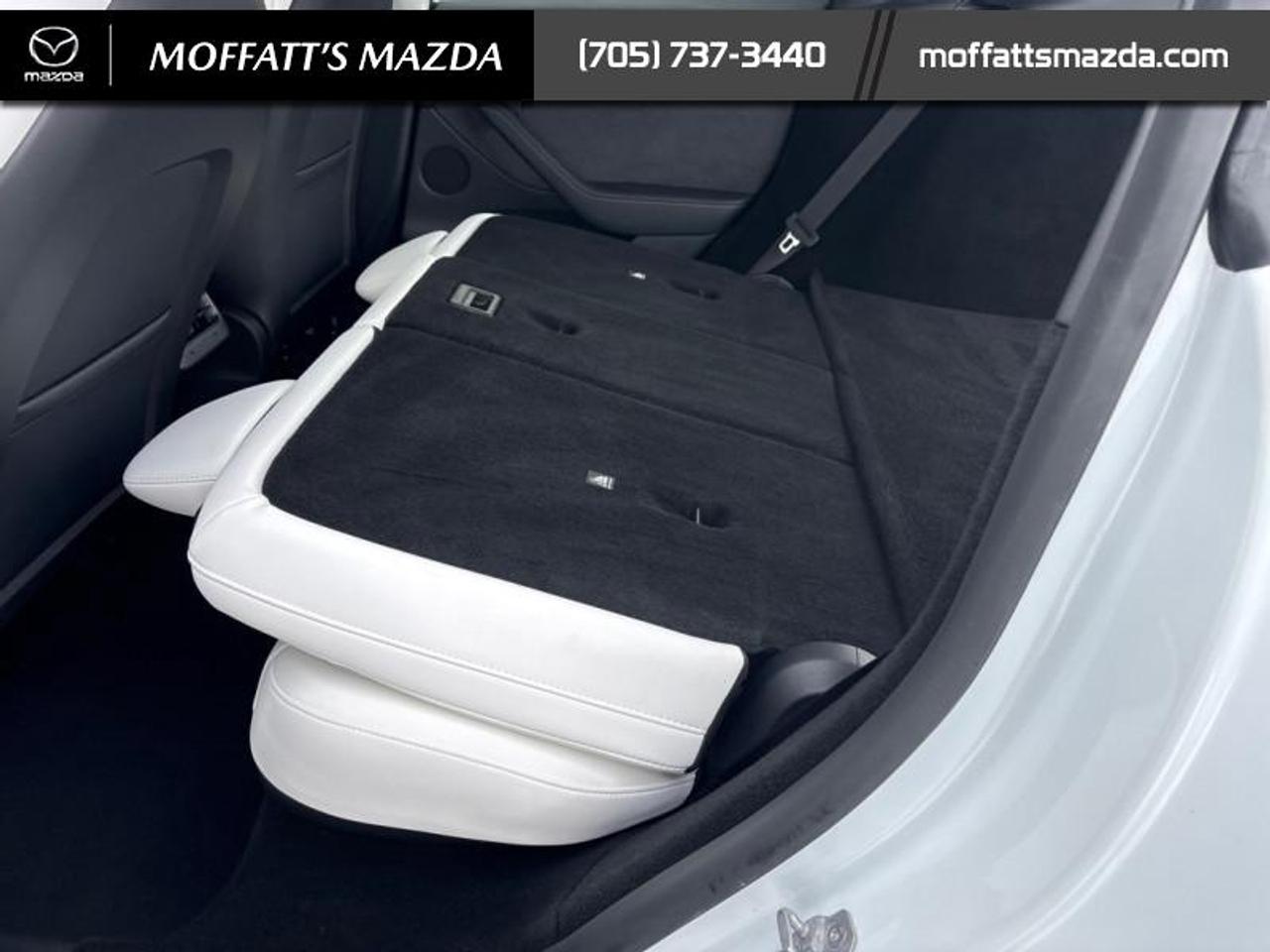 2025 Tesla Model Y PERFORMANCE Photo