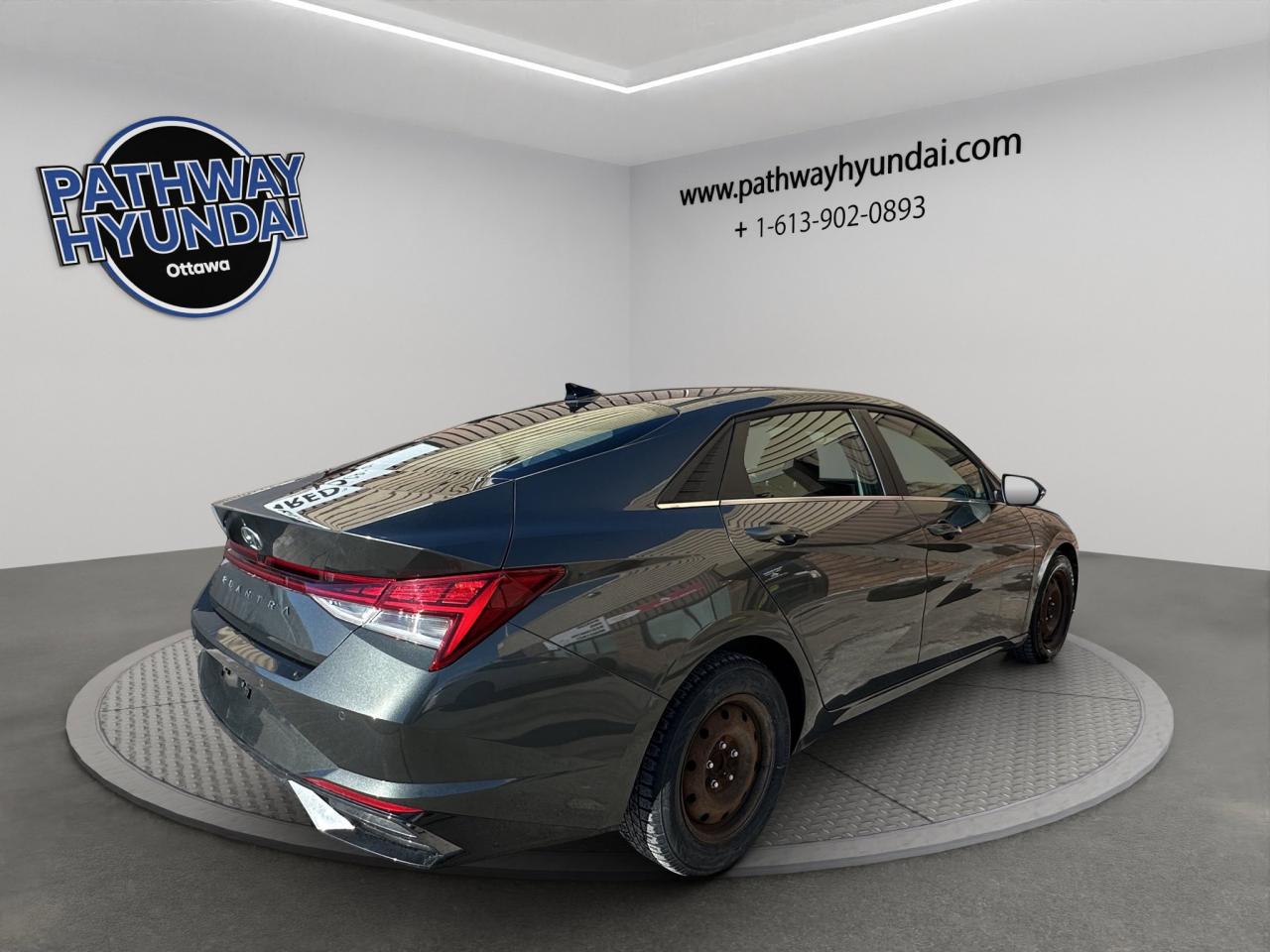 2021 Hyundai Elantra Ultimate Tech | Reverse Cam | Heated Seats Photo3