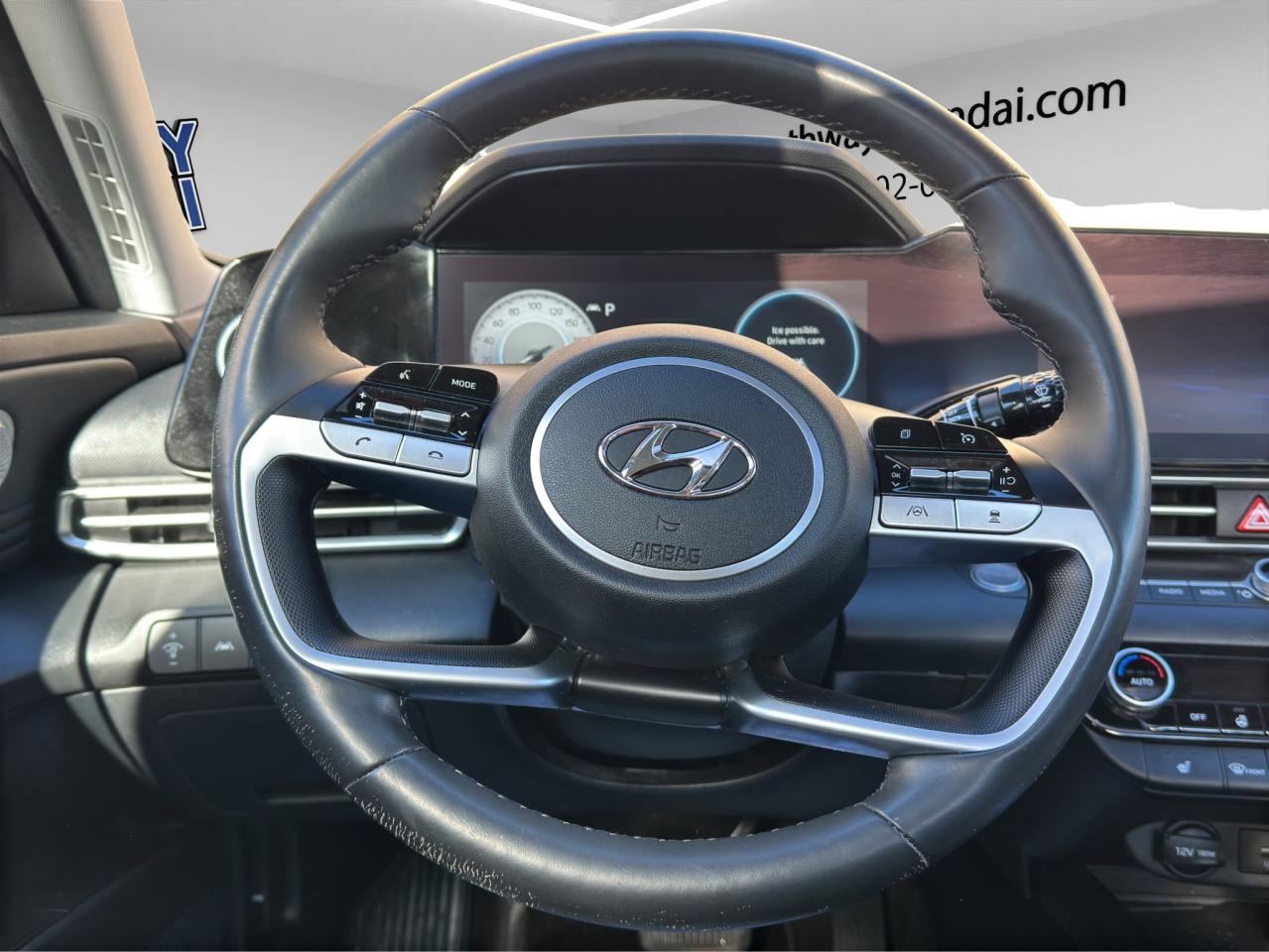 2021 Hyundai Elantra Ultimate Tech | Reverse Cam | Heated Seats Photo