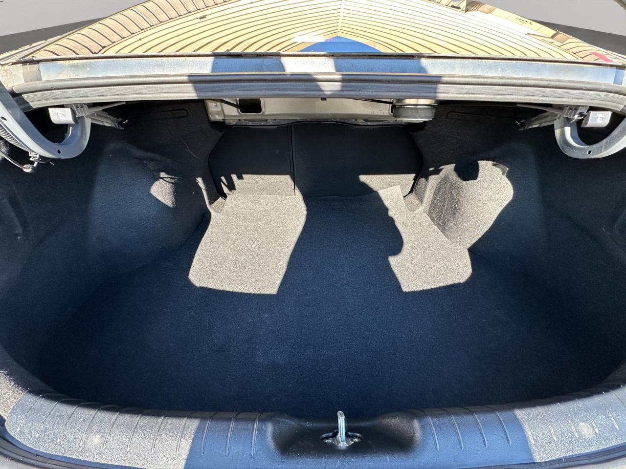 2021 Hyundai Elantra Ultimate Tech | Reverse Cam | Heated Seats Photo