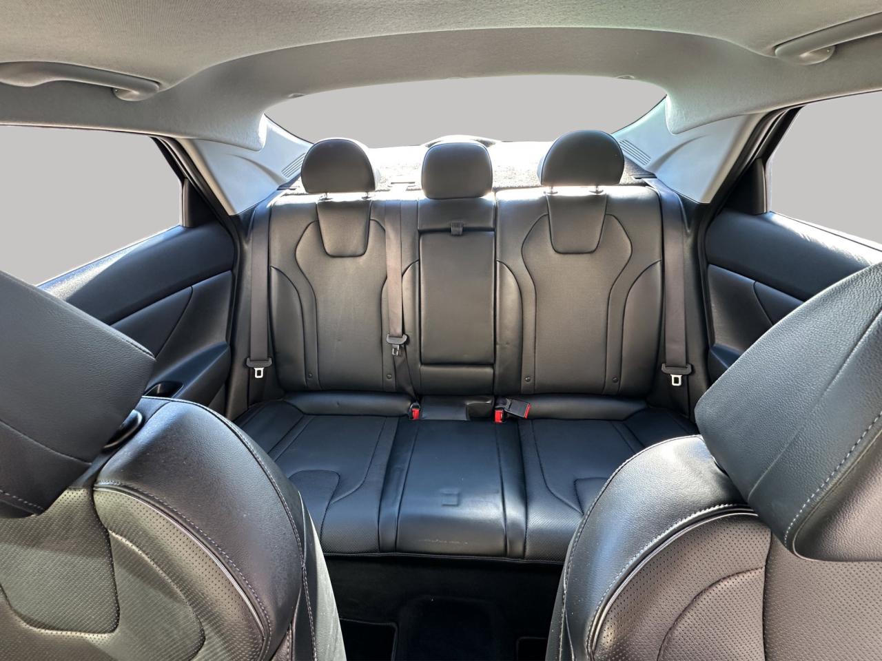 2021 Hyundai Elantra Ultimate Tech | Reverse Cam | Heated Seats Photo