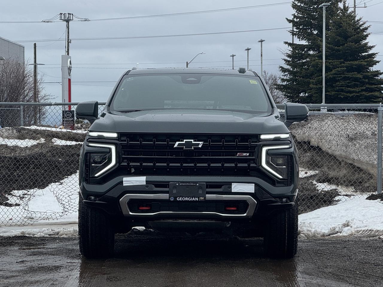 2026 Chevrolet Suburban Z71 Photo4