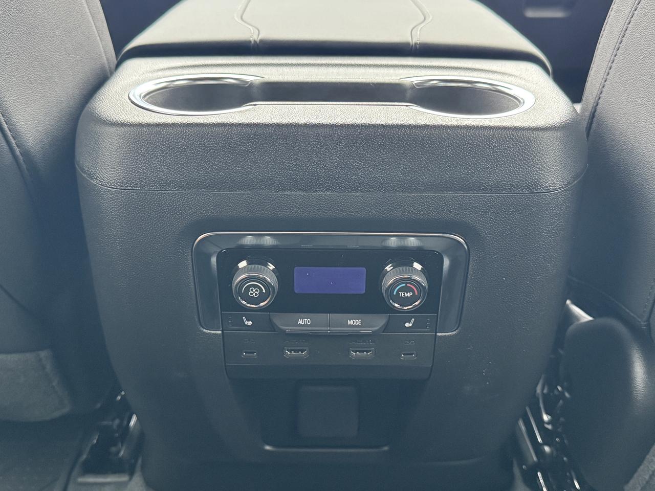 2026 Chevrolet Suburban Z71 Photo