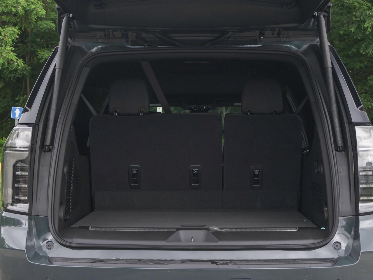 2026 Chevrolet Suburban Z71 Photo