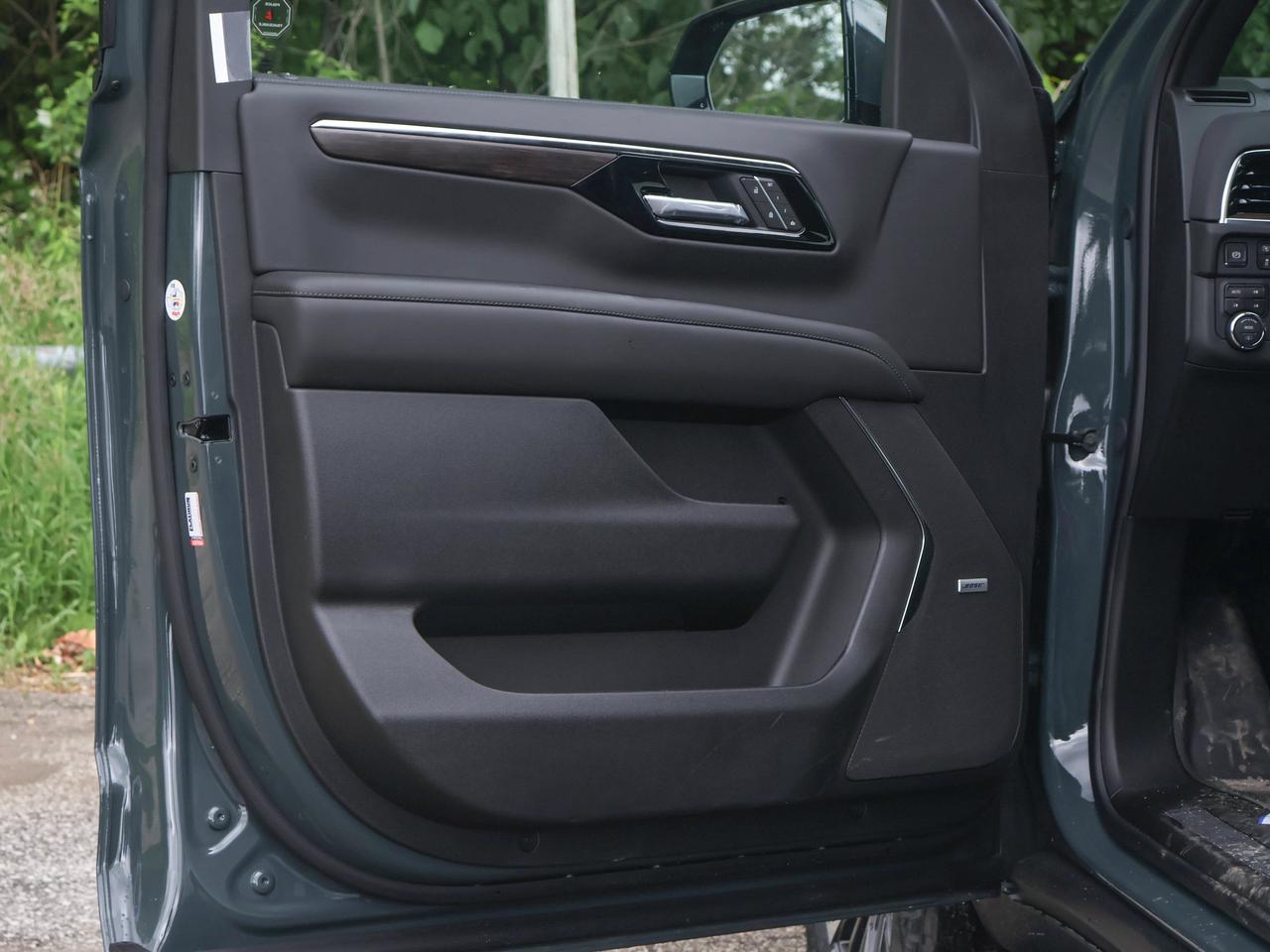 2026 Chevrolet Suburban Z71 Photo