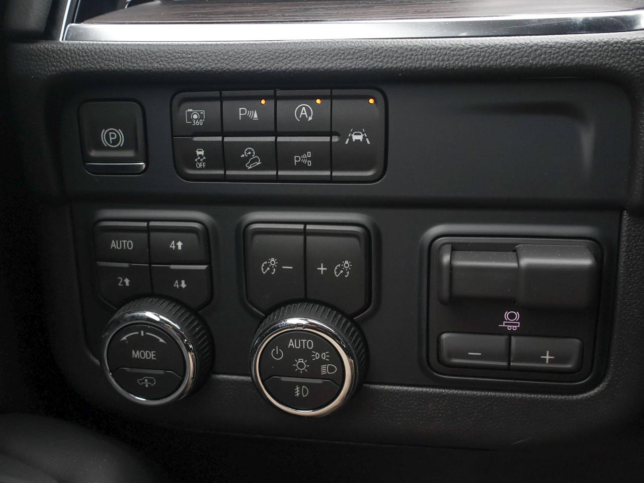 2026 Chevrolet Suburban Z71 Photo