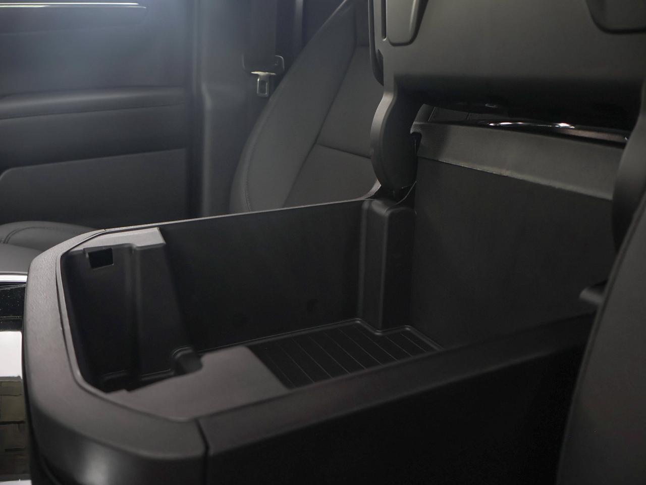 2026 Chevrolet Suburban Z71 Photo