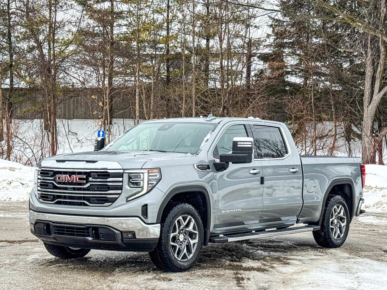 2026 GMC Sierra 1500 SLT Photo2