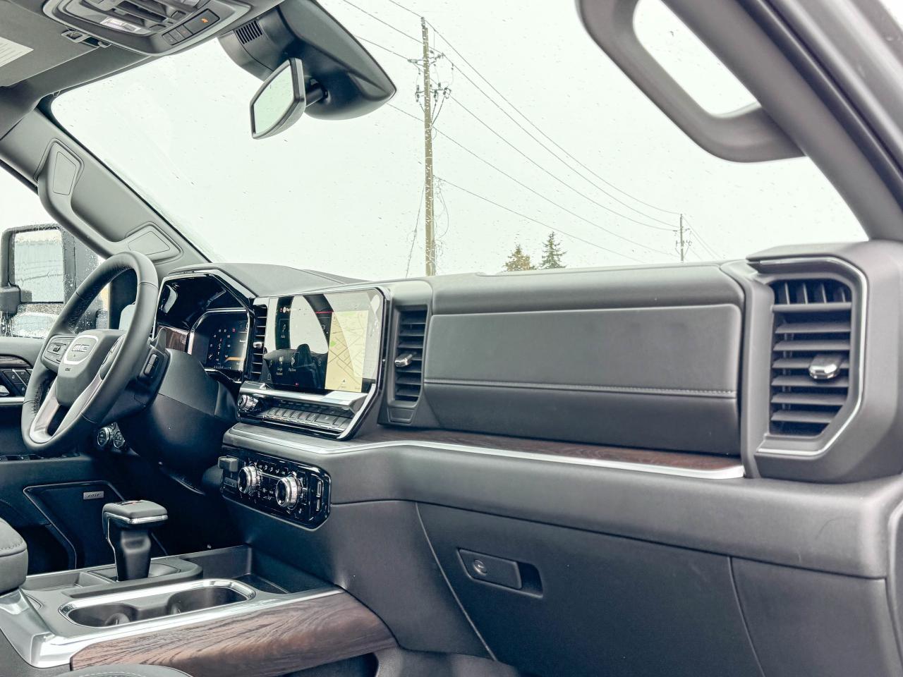 2026 GMC Sierra 1500 SLT Photo