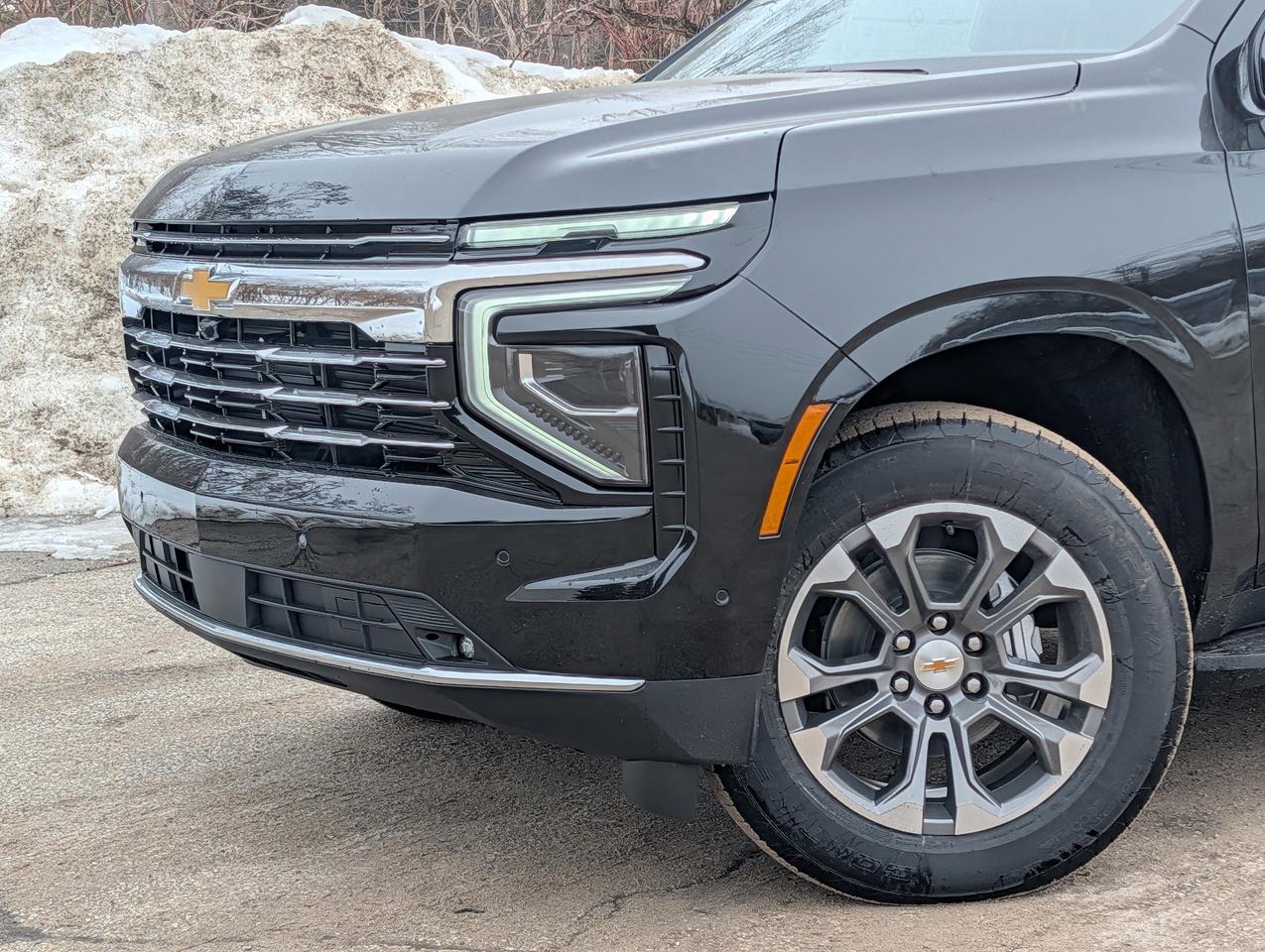 2026 Chevrolet Suburban LT Photo