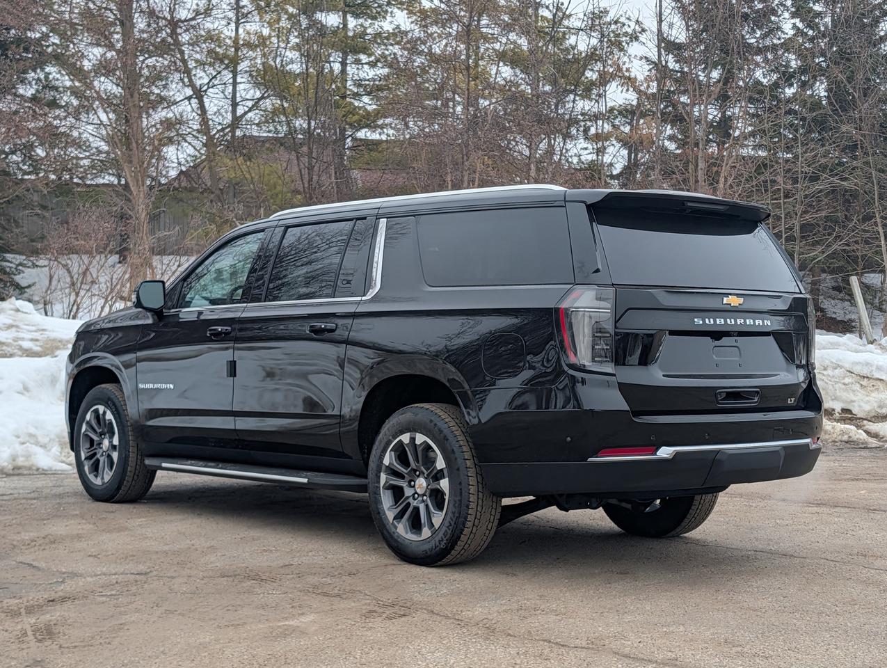 2026 Chevrolet Suburban LT Photo