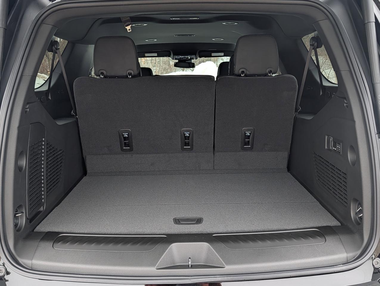 2026 Chevrolet Suburban LT Photo