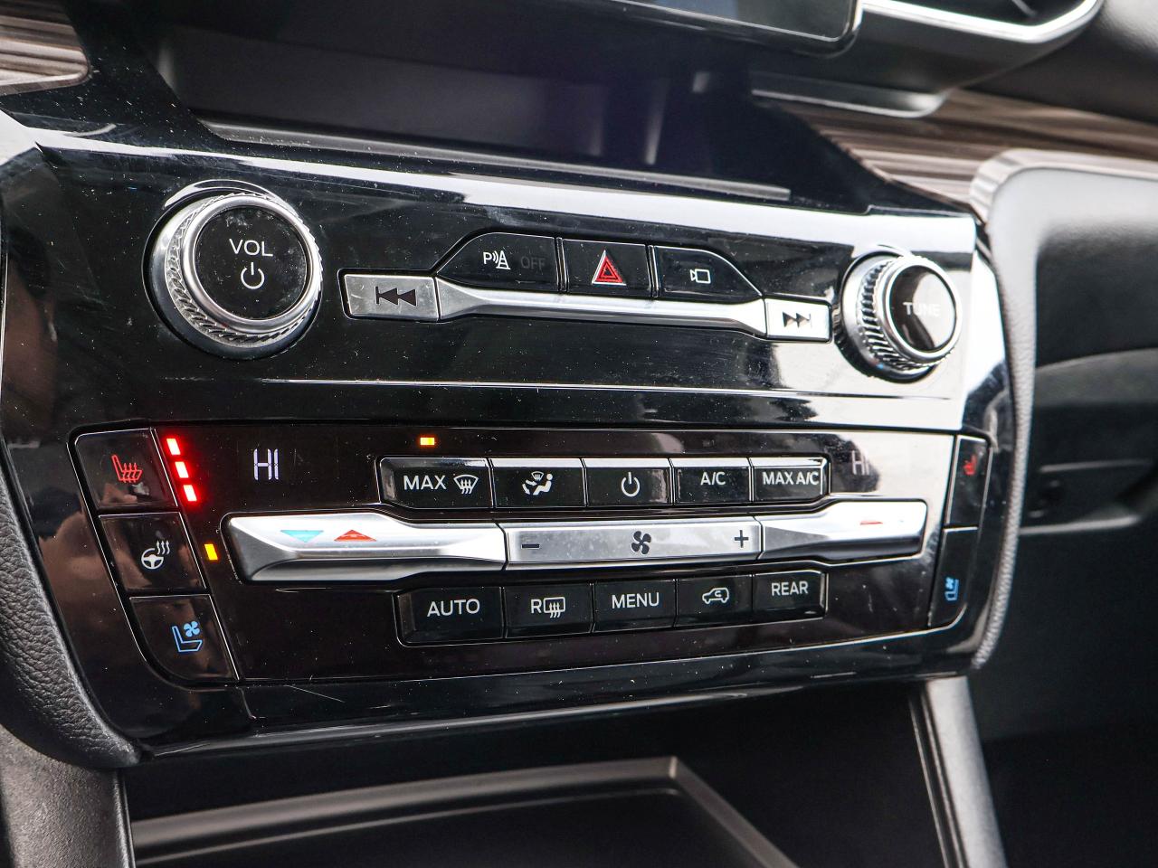 2021 Ford Explorer LIMITED Photo