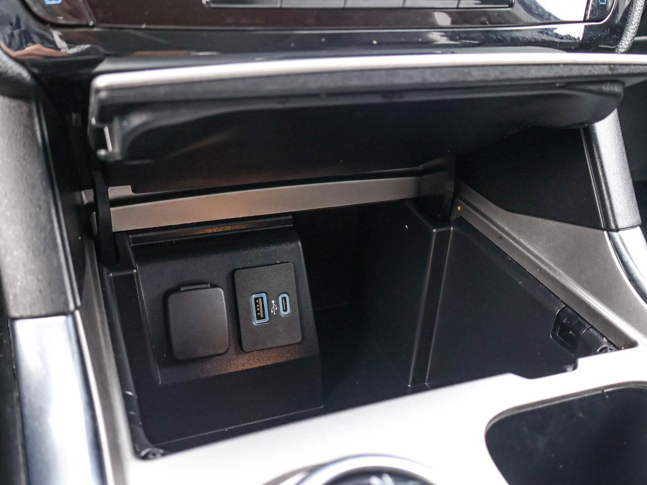 2021 Ford Explorer LIMITED Photo