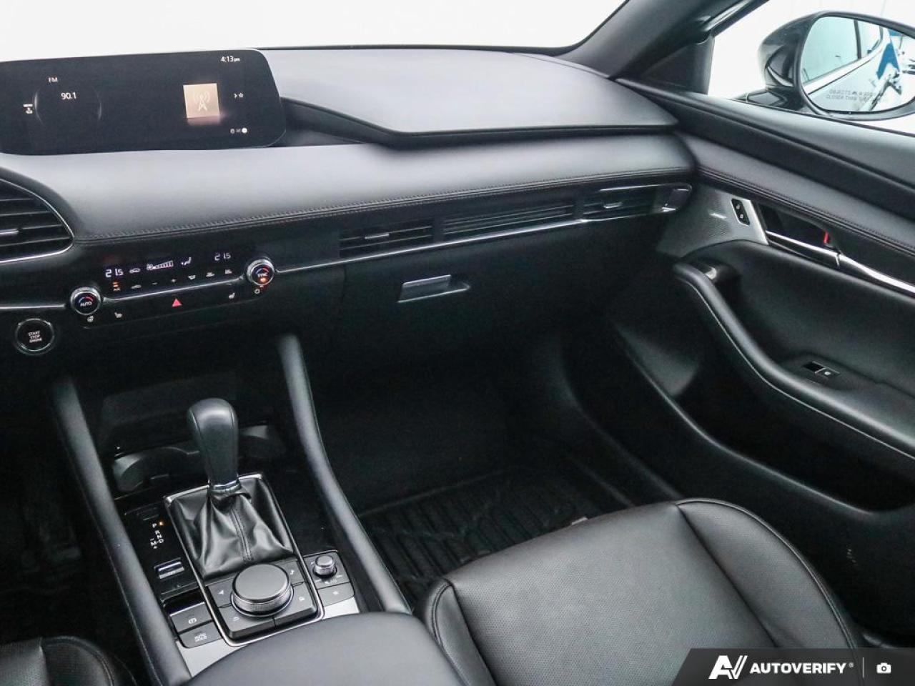 2025 Mazda MAZDA3 SPORT GT Photo