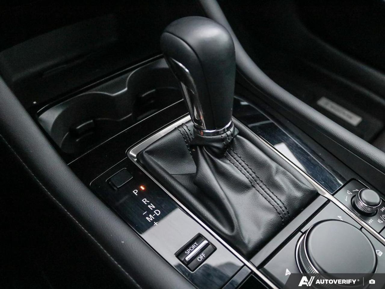 2025 Mazda MAZDA3 SPORT GT Photo