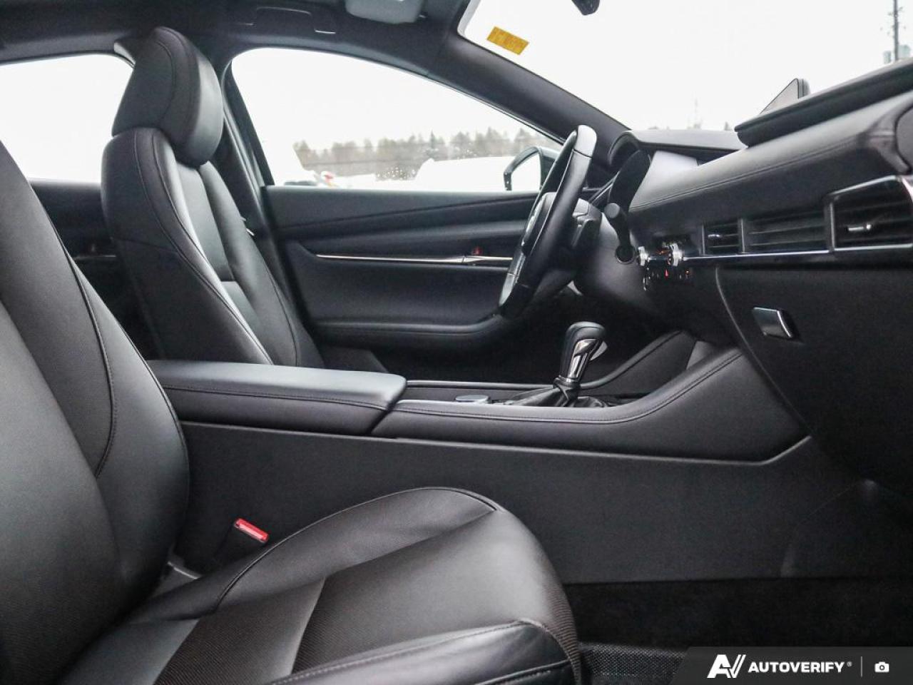 2025 Mazda MAZDA3 SPORT GT Photo