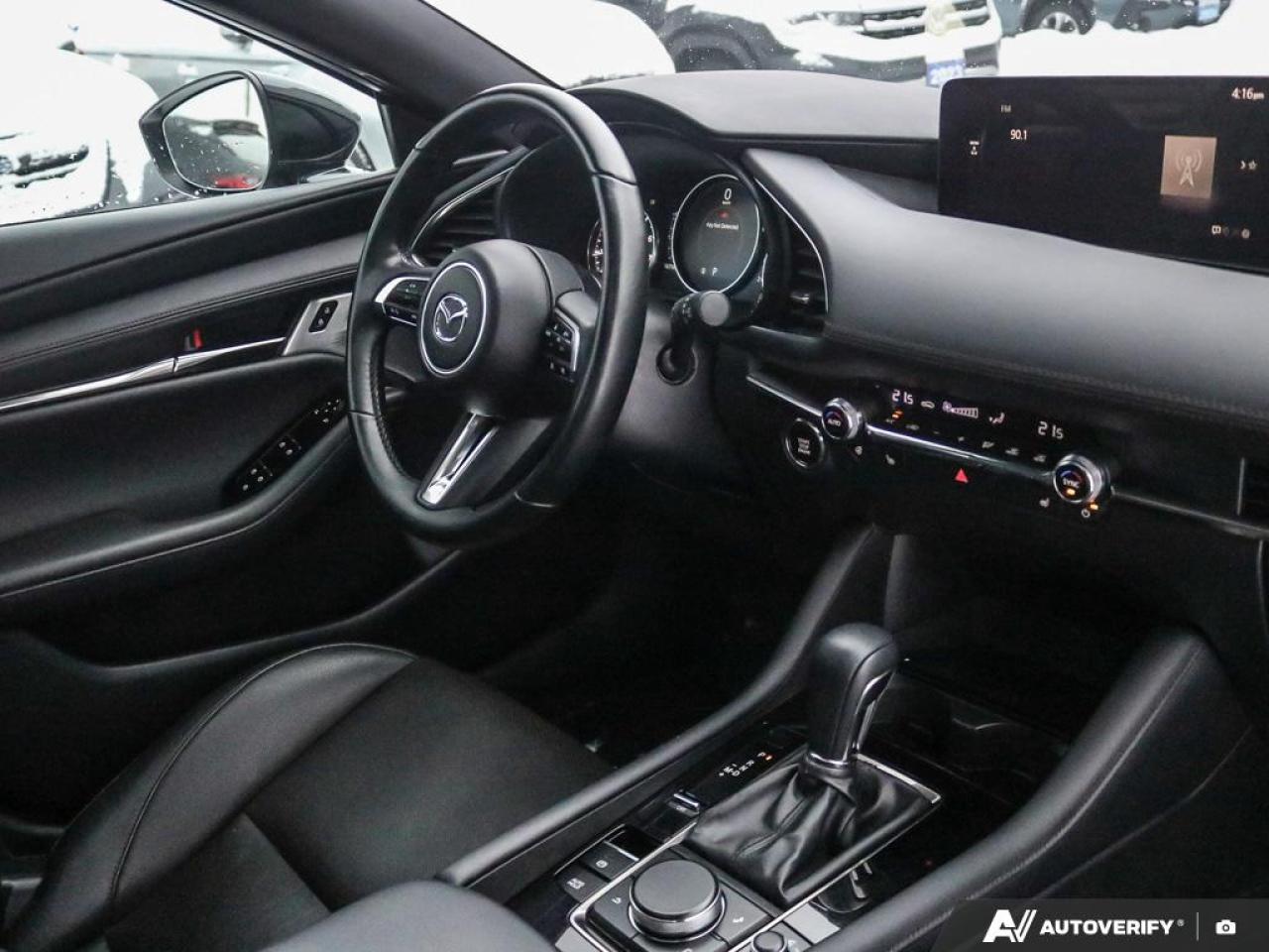 2025 Mazda MAZDA3 SPORT GT Photo