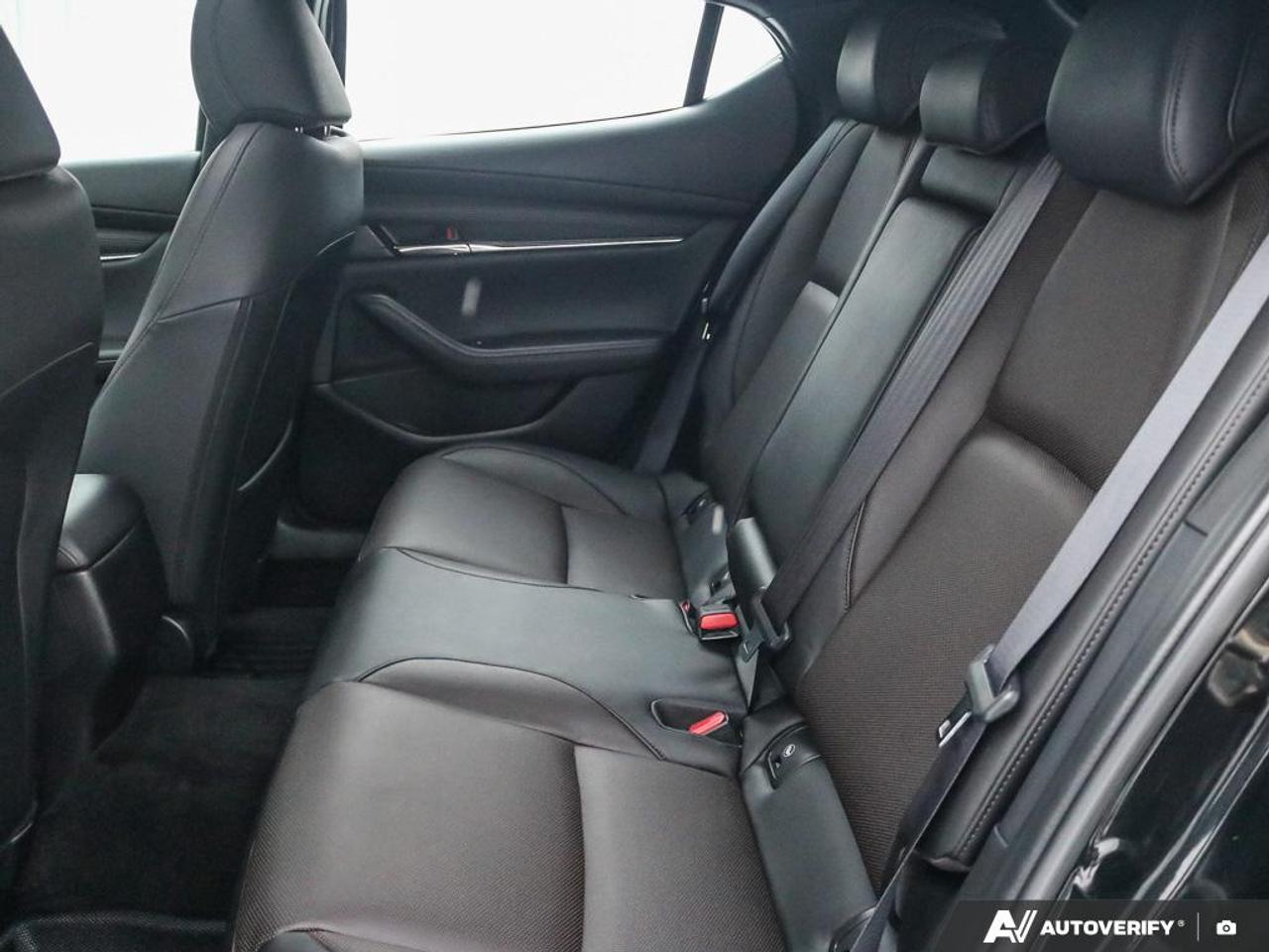 2025 Mazda MAZDA3 SPORT GT Photo