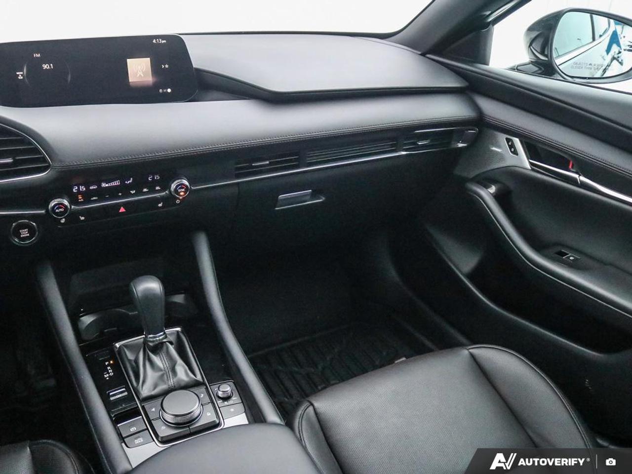 2025 Mazda MAZDA3 SPORT GT Photo