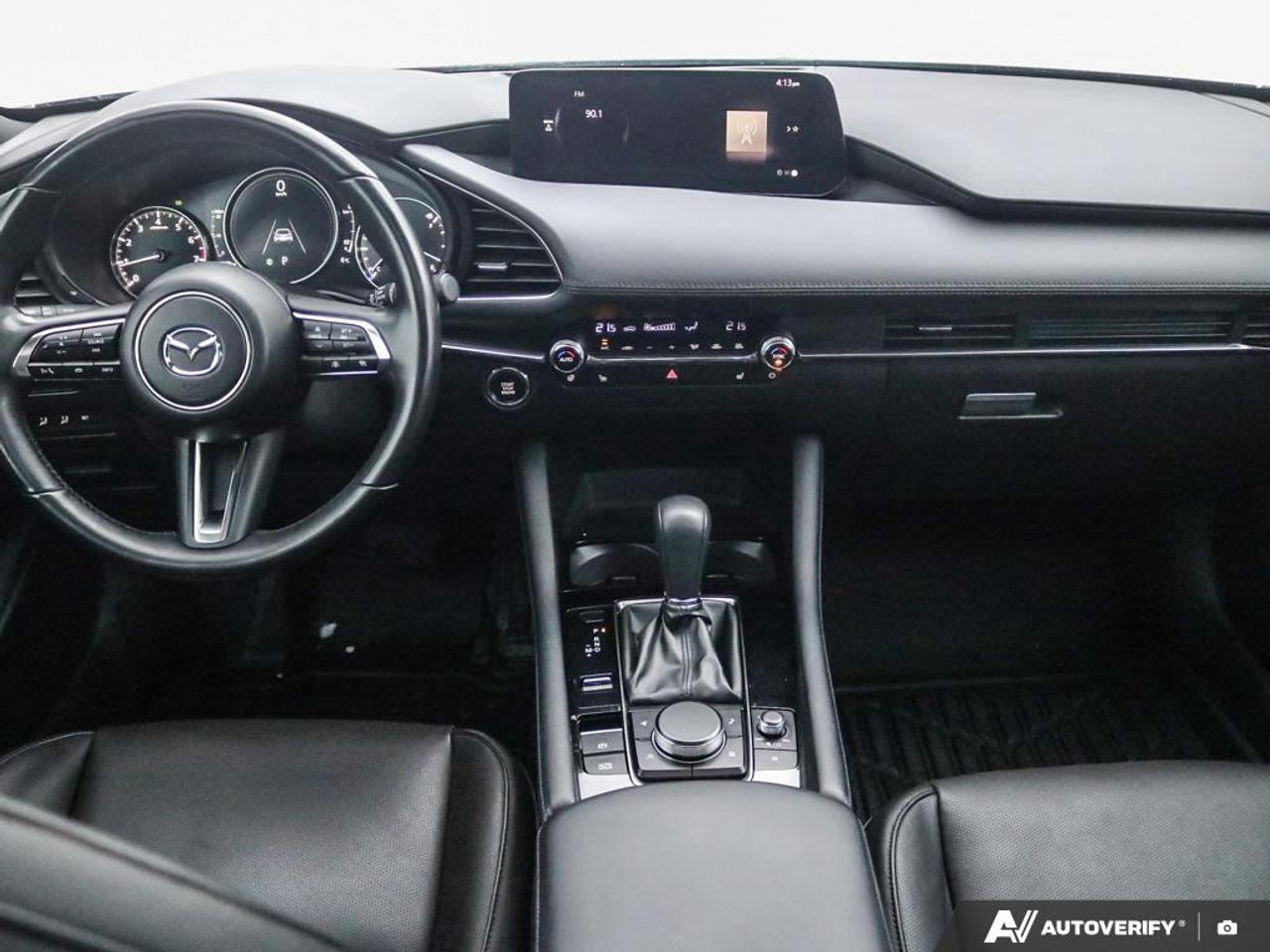 2025 Mazda MAZDA3 SPORT GT Photo