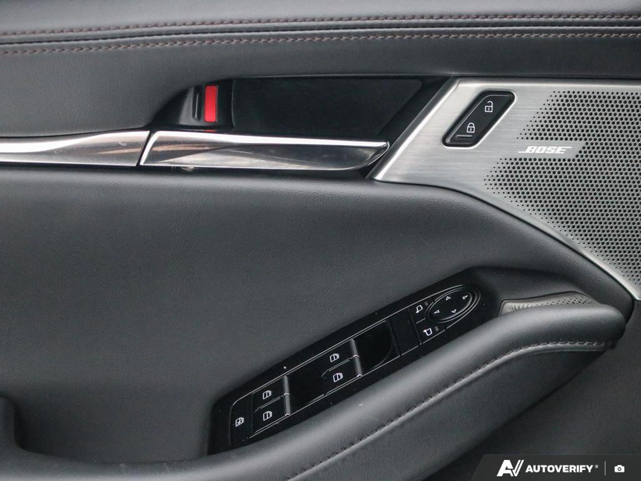 2025 Mazda MAZDA3 SPORT GT Photo